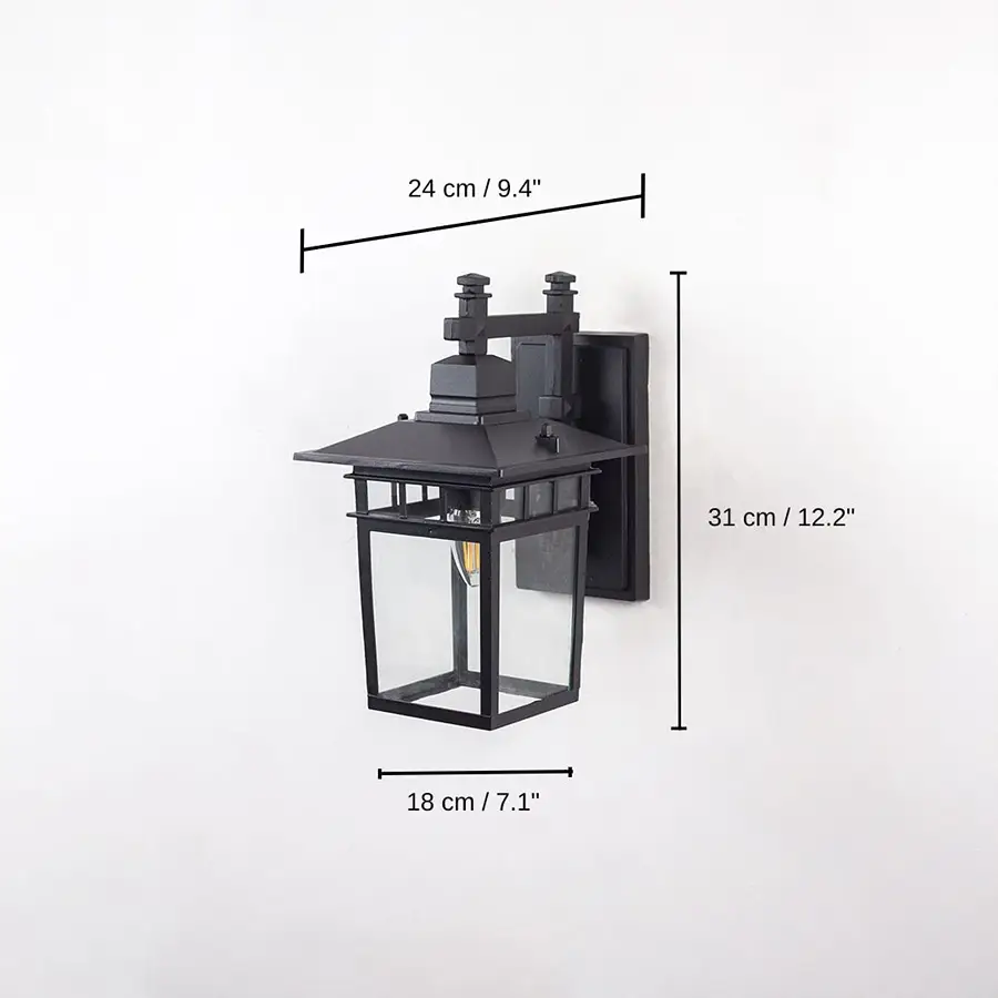 Outdoor wall lantern light with measurements, 31 x 18 x 24 cm (12.2 x 7.1 x 9.4 inches) dimensions