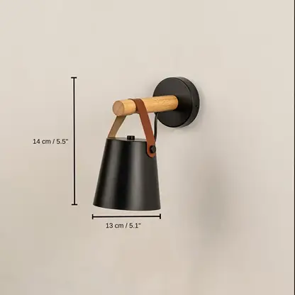 Black metal wall light, 14 x 13 x 13 cm (5.5 x 5.1 x 5.1 inches) dimensions