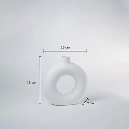 White ceramic donut vase on a white background showing dimensions clearly marked at 28 cm height 28 cm width and 9 cm depth ideal for accurate decor placement.