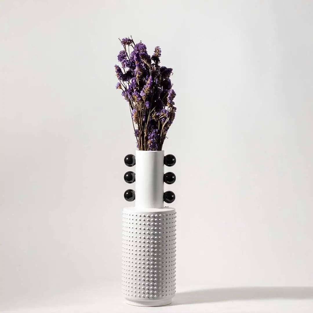 White background image showing natural dried purple statice flower bunch ideal for elegant home vase decoration.