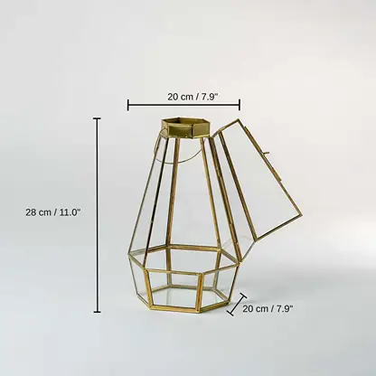 Gold geometric candle holder, 28 x 20 x 20 cm (11.0 x 7.9 x 7.9 inches) dimensions