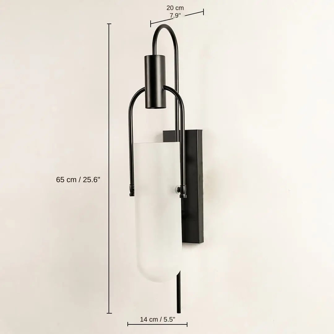 Modern black wall light, 65 x 14 x 20 cm (25.6 x 5.5 x 7.9 inches) dimensions