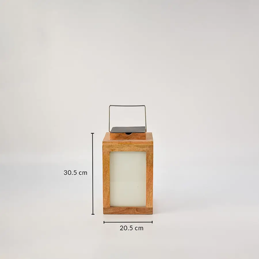 Wooden solar lantern dimensions shown – 30.5 cm height and 20.5 cm width – compact design with integrated solar top for easy placement.
