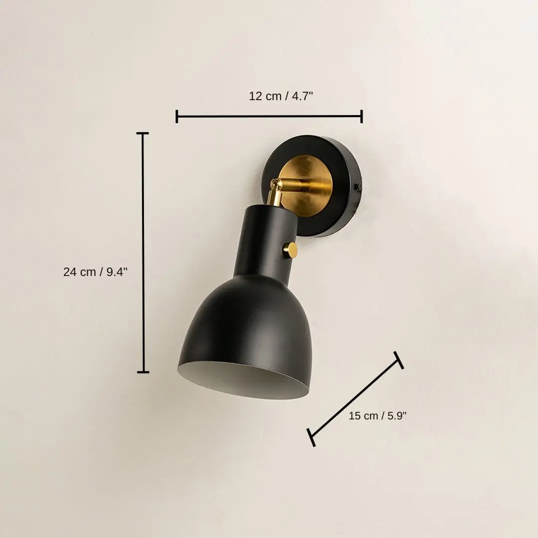 Black metal wall light, 24 x 12 x 15 cm (9.4 x 4.7 x 5.9 inches) dimensions