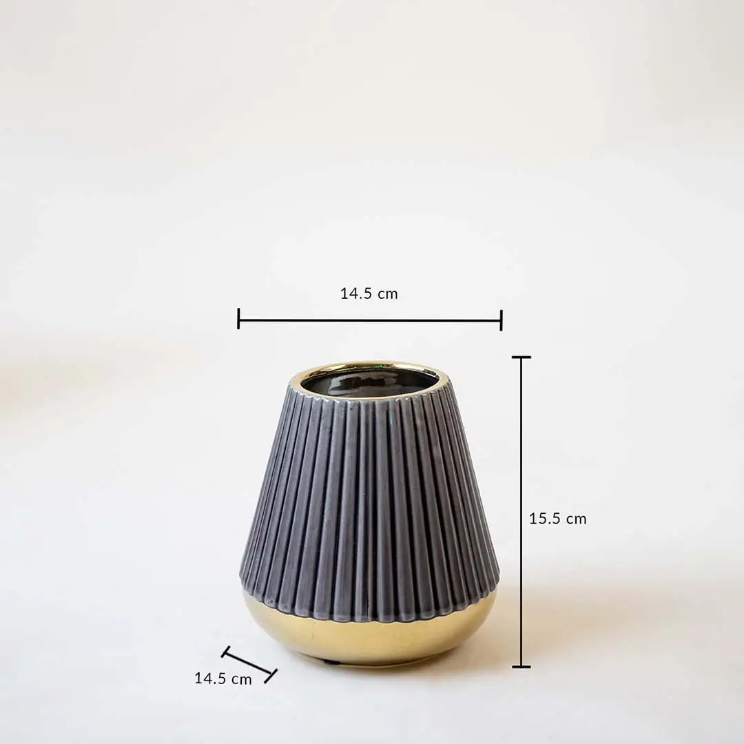 Grey ribbed ceramic vase with a gold base shown on a white background with size labels indicating 15 cm height and 14 cm width for scale reference.