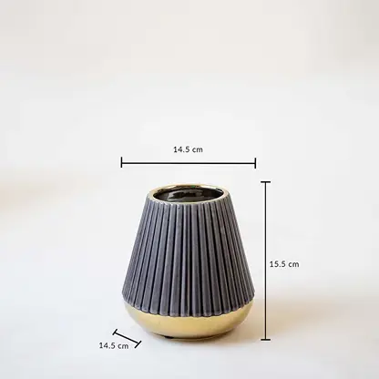 Grey ribbed ceramic vase with a gold base shown on a white background with size labels indicating 15 cm height and 14 cm width for scale reference.