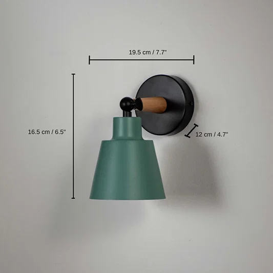 Green metal wall light with black base, base 21 x 19 x 12 cm (8.3 x 7.5 x 4.7 inches), canopy 10 x 10 cm (3.9 x 3.9 inches) dimensions
