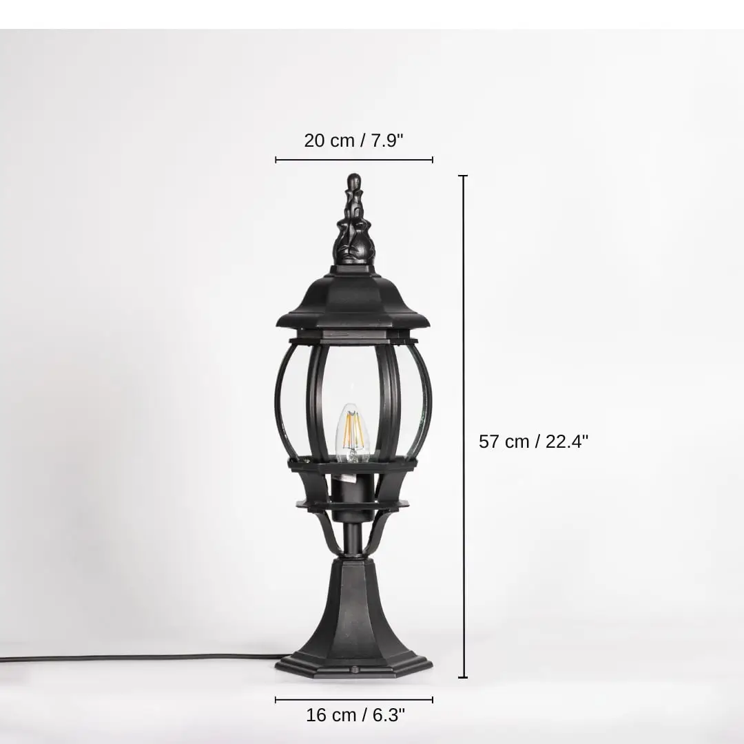 Black outdoor gate light, 57 x 20 x 16 cm (22.4 x 7.9 x 6.3 inches) dimensions