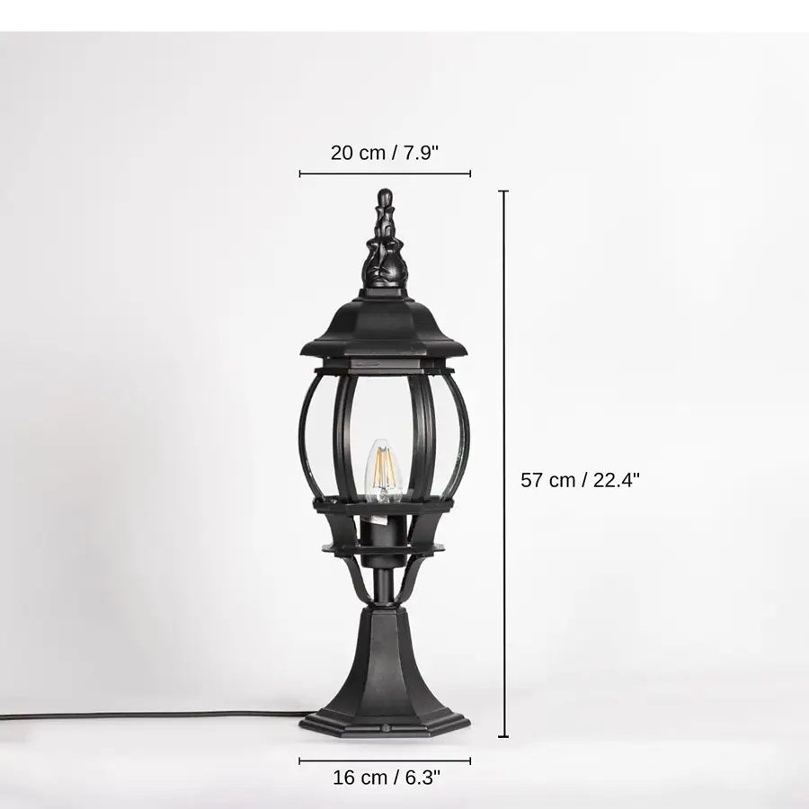 Black outdoor gate light, 57 x 20 x 16 cm (22.4 x 7.9 x 6.3 inches) dimensions