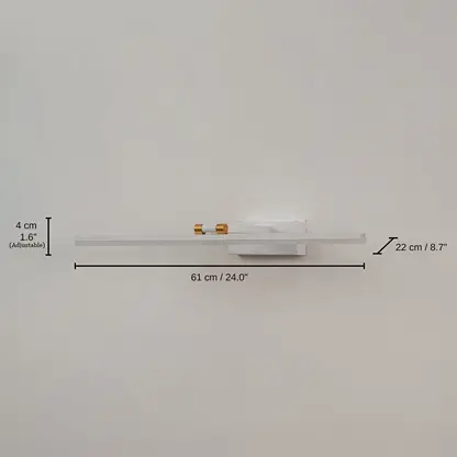 White and gold metal picture light, base 4 x 61 x 22 cm (1.6 x 24.0 x 8.7 inches), canopy 16 x 6 cm (6.3 x 2.4 inches) dimensions