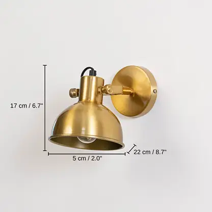 Gold metal wall light, 17 x 5 x 22 cm (6.7 x 2.0 x 8.7 inches) dimensions